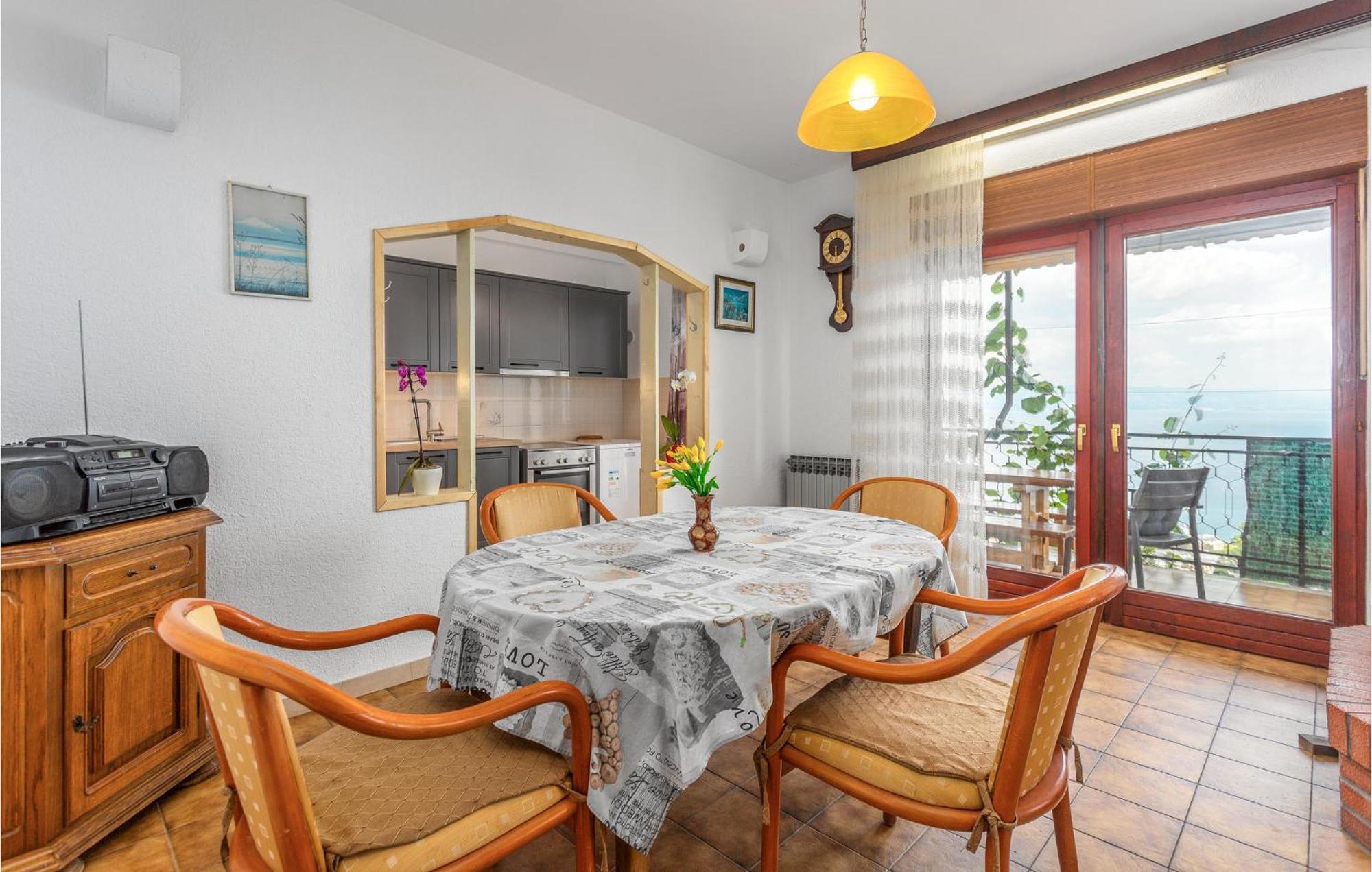 Nice Apartment In Lovran With Kitchen Kültér fotó