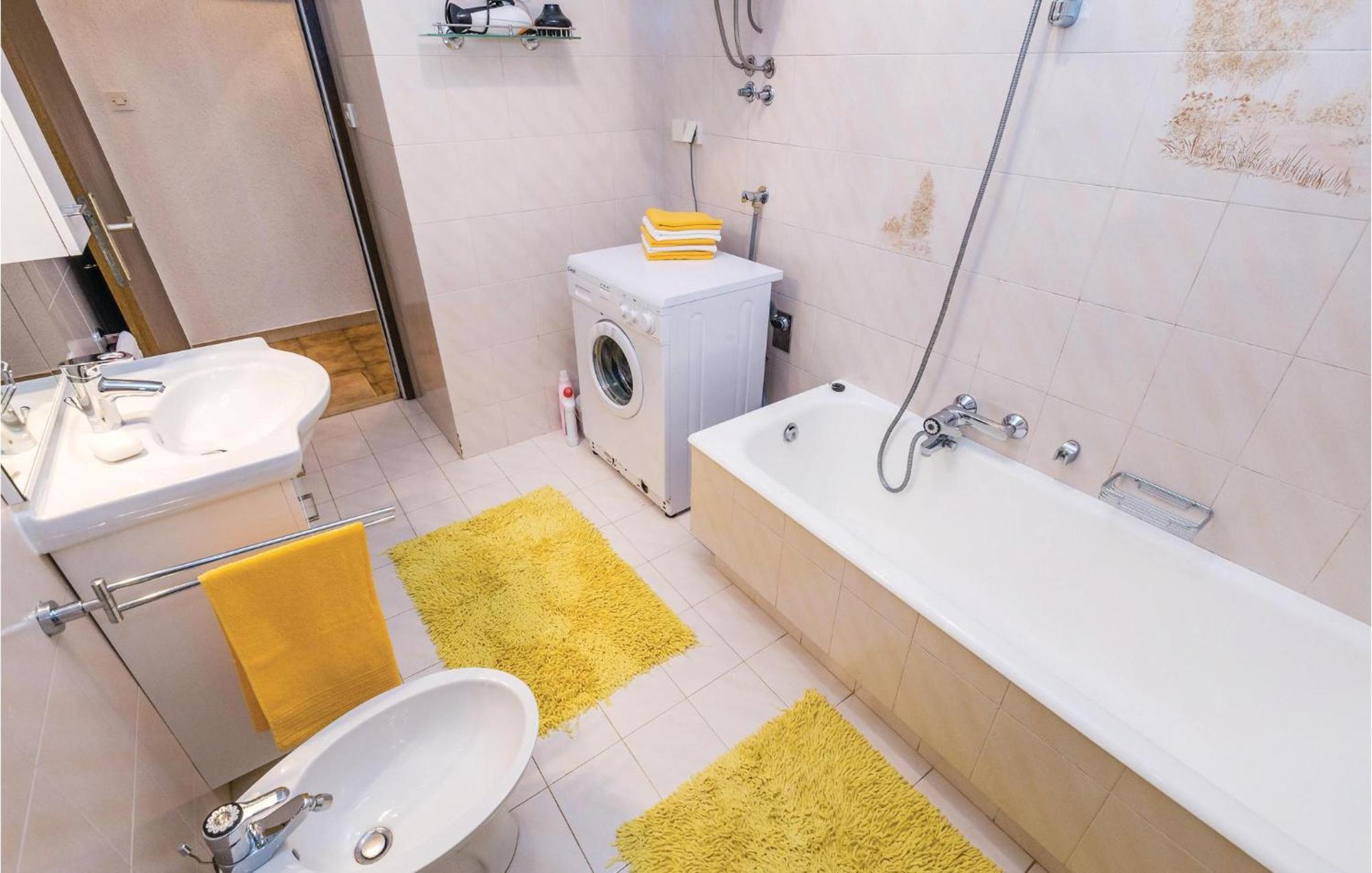 Nice Apartment In Lovran With Kitchen Kültér fotó